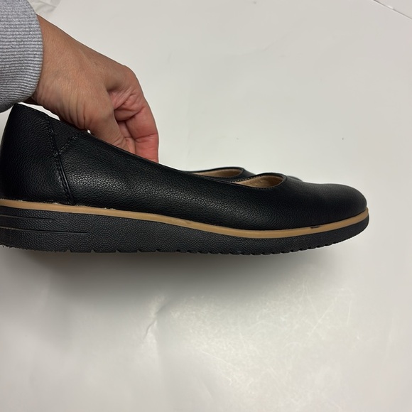 Naturalizer Black Leather Loafers - Picture 8 of 8